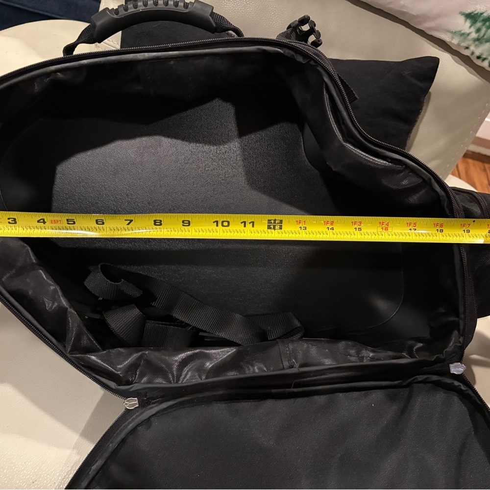 Ducati Performance Black semi rigid saddlebag. With connection bar. - Picture 4 of 10